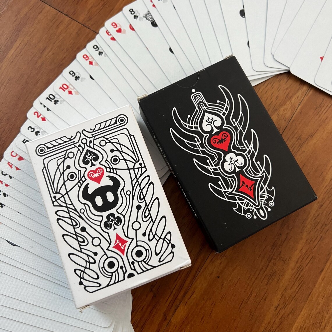 Hollow Knight Standard Poker C - مراجعة Board Game Master وسعره